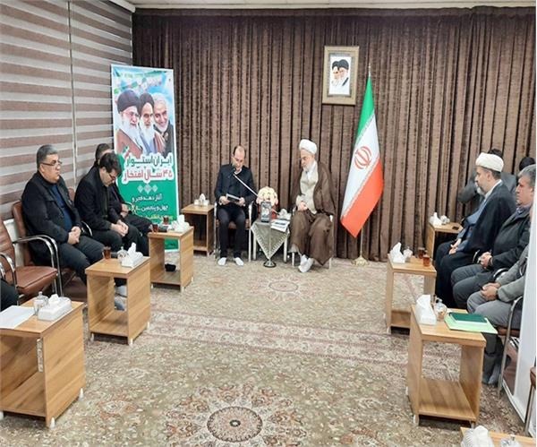دیدار مدیران مجموعه ارتباطات با نماینده ولی فقیه در استان کردستان