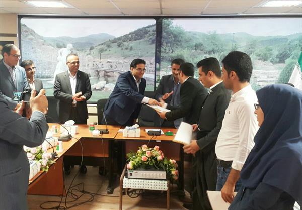تقدیراز دفاتر برتر ICT روستایی پست بانک استان کردستان