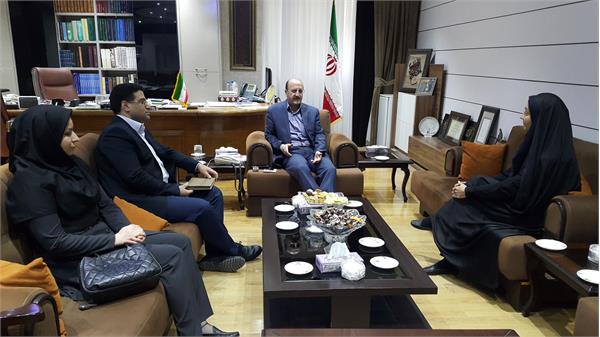 دیدار مشاور وزیر و مسئول امور زنان و خانواده وزارت ارتباطات و فناوری اطلاعات با استاندار کردستان